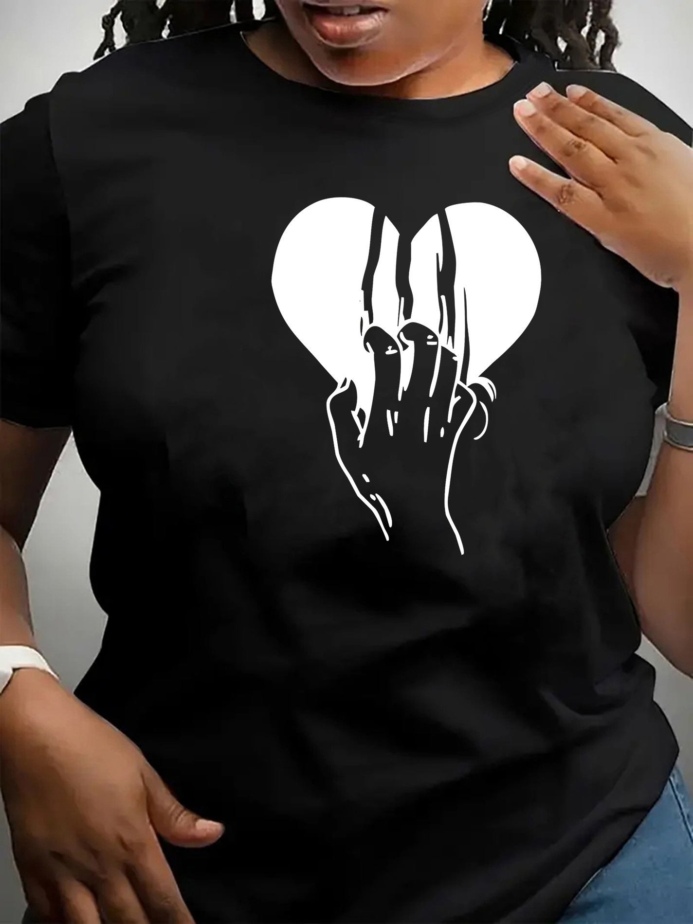 Scratches & Heart Print Comfy T-Shirt, Round Neck Short Sleeve Sports Tee, Women's Activewear