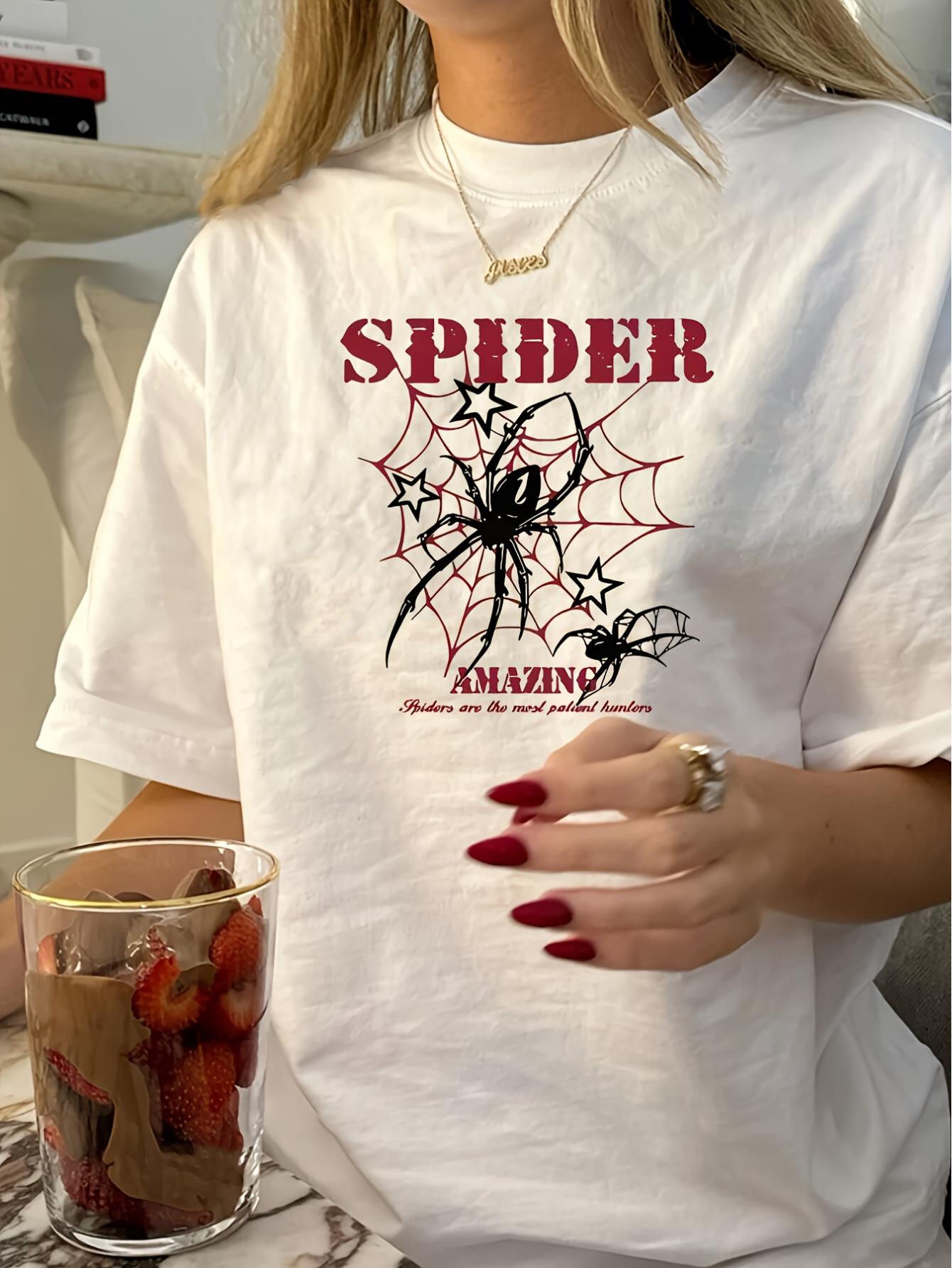 Retro-Inspired Women's Casual T-Shirt with Spider & Web Graphic - Soft Polyester, Round Neck, Machine Washable, Perfect for Summer