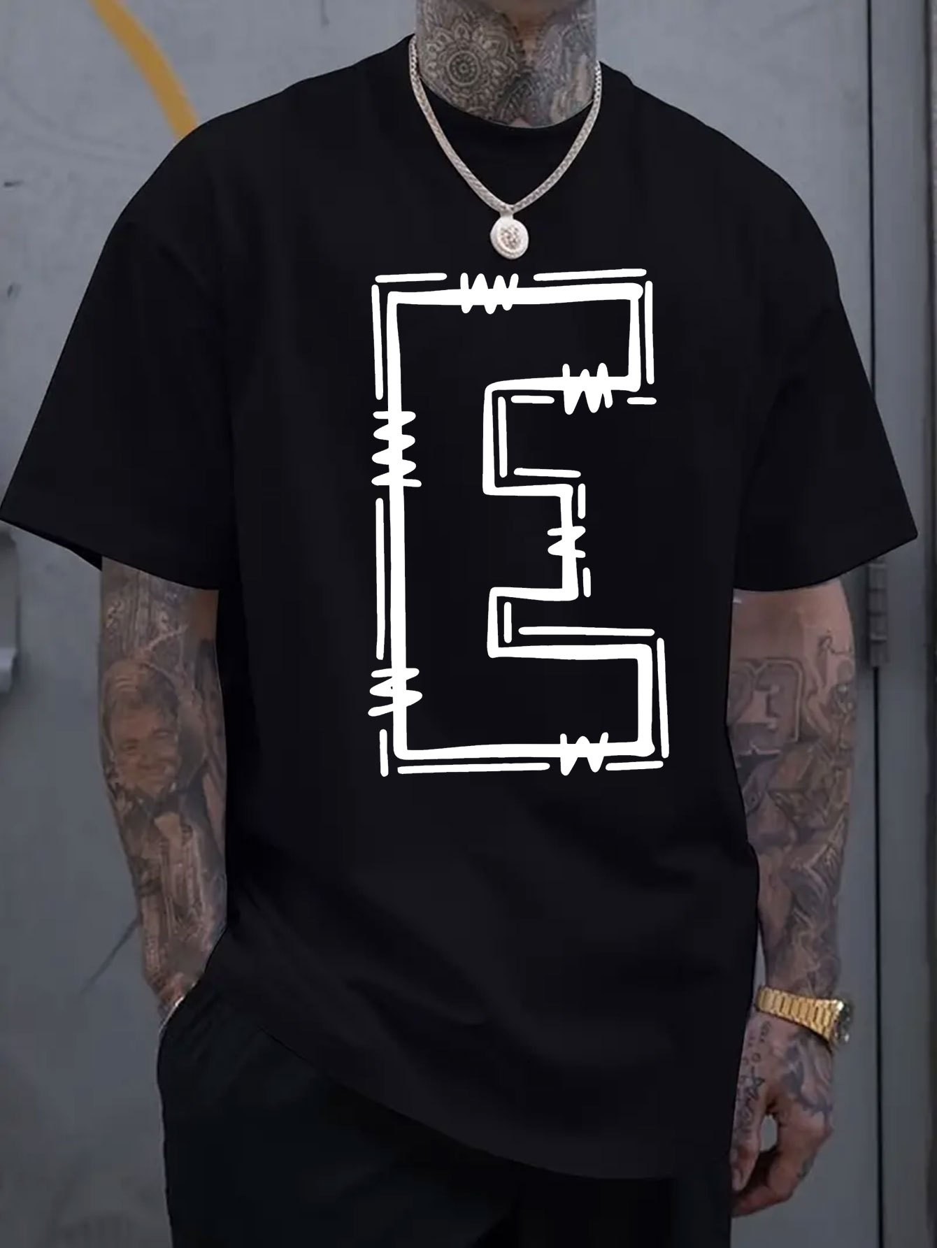 Simple and stylish E-letter printed men's round neck short sleeved T-shirt, comfortable and breathable casual sports top suitable for spring and summer vacation leisure