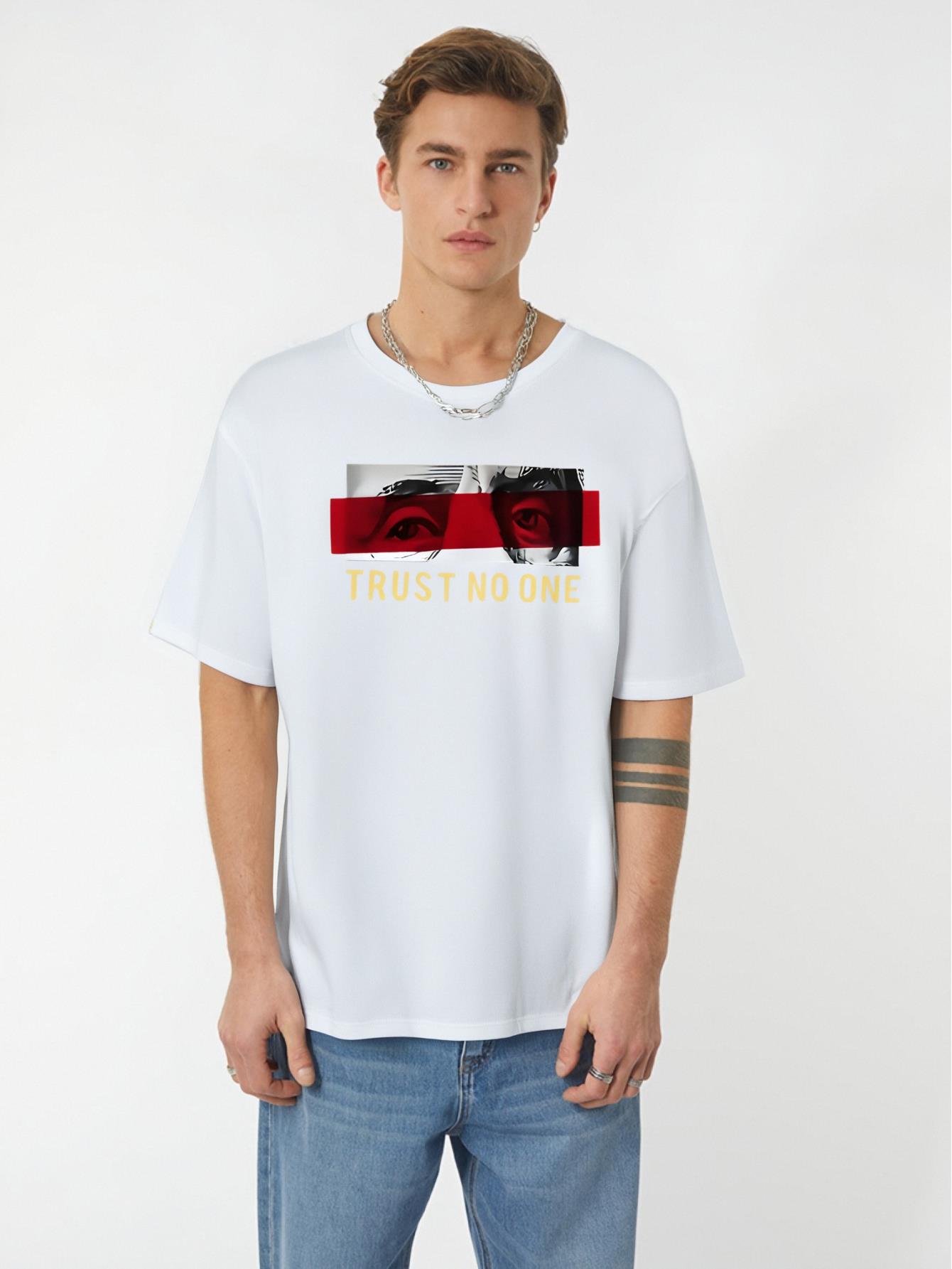Don't Trust Anyone Print, Men's Round Neck Short Sleeve Tee, Fashion Regular Fit T-Shirt Top For Summer Holiday Leisure Vacation